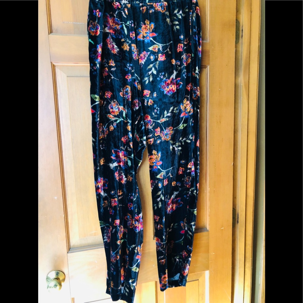 Jade/Johnny Was Velvety soft elastic waist pants NWT